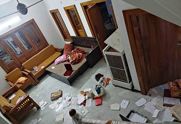 Armed men attacked the house of Priyanka Pradyuman aka Meena IRS