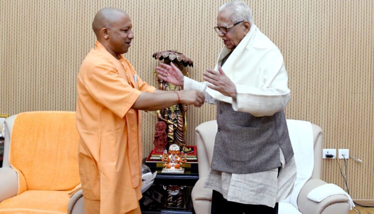 Ram Naik congratulates Yogi Adityanath for removing loudspeaker from dialogue