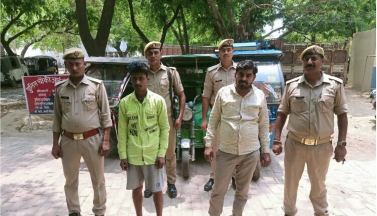 Vicious robbers Bengali and Pranshu for robbing e rickshaws in police custody, 3 e rickshaws recovered