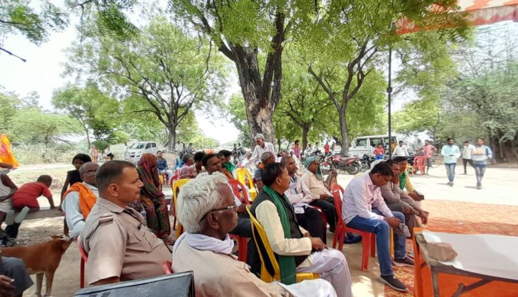 A grand meeting of Indian Farmers Union Bhanu was organized, Sir, reaching hundreds of farmers, took membership of the farmers.