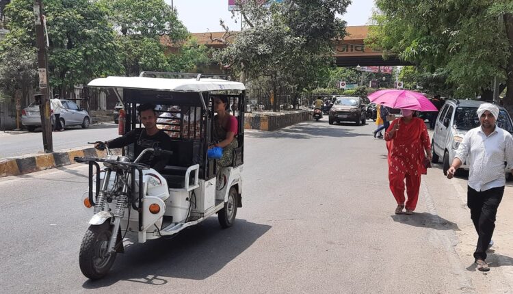 There may be rain in these 6 districts of UP with severe storm
