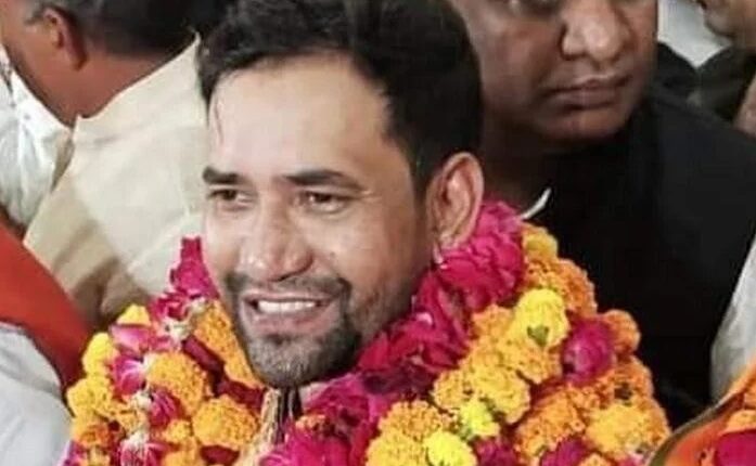 Superstar Dinesh Lal Yadav Nirhua declared by BJP as candidate for Azamgarh by-election