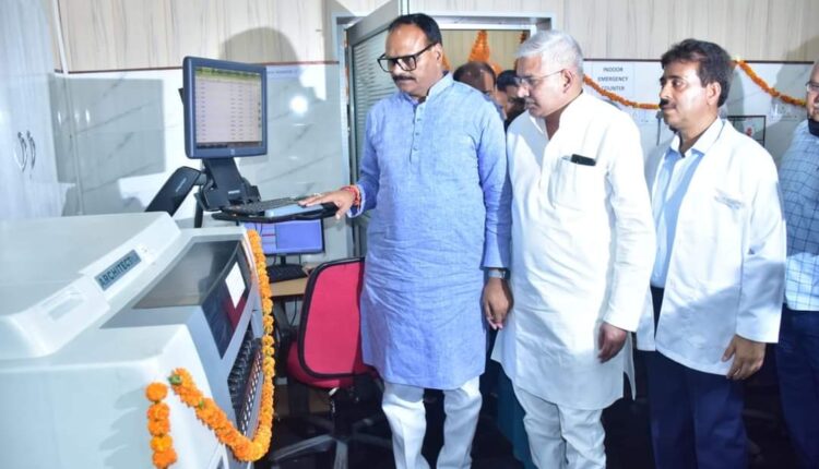 Deputy Chief Minister Brajesh Pathak inaugurated the new pathology of Veerangana Jhalkari Bai Women's Hospital