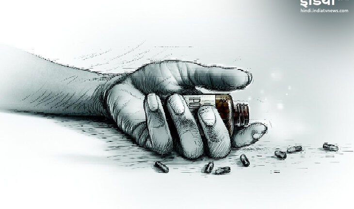 Frightened by the threat of unknown friend, the girl student committed suicide