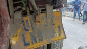 Uncontrollable dumper hit the bike, bike rider dies