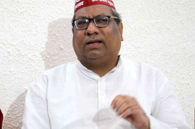 Another minister of Yogi government, Sanjay Nishad accused the officials