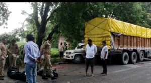 Firozabad: Truck crushed two soldiers, the spirits of miscreants in the city