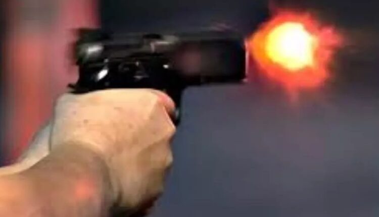 The young man who went to the in-laws' house to pick up his wife shot himself, died