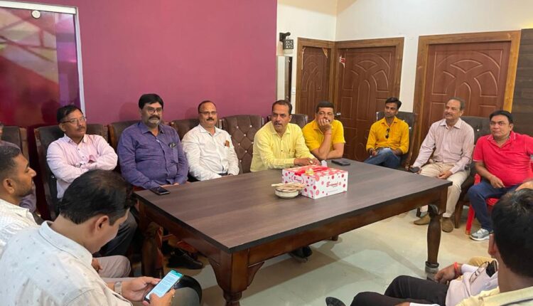 President of Lucknow Journalists Association submitted memorandum to form Journalists Safety Commission