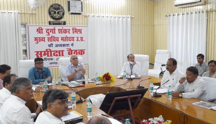 Surprise inspection of Sultanpur Collectorate offices by Chief Secretary