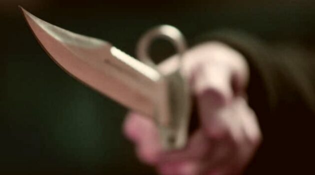 Touching scooty cost the young man, the angry scooty owner stabbed the knife