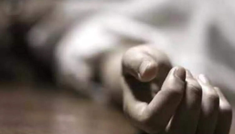 Manchal youth used to harass the teenager every day, hurt by molestation, the teenager committed suicide