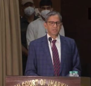 CJI's big statement, said - we cannot turn our backs on the truth, instead of electronic media, print media is still accountable