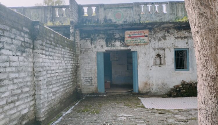 Huge fraud in Lalapur recognized madrassa, officials never come to investigate