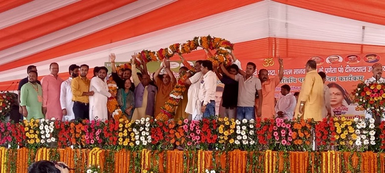 Roads, highways to be built in Uttar Pradesh at a cost of Rs 5 lakh crore: Nitin Gadkari