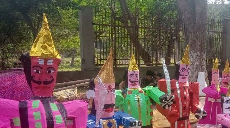 A total of 9 effigies will be burnt in the Red Fort ground on Dussehra.
