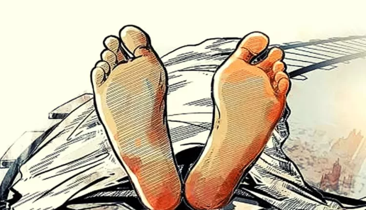 Relatives created ruckus over the death of a pregnant woman during treatment