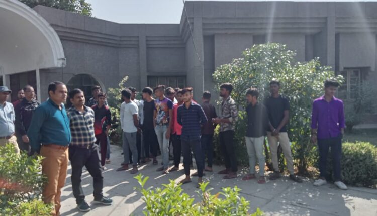 Student dies during treatment after falling on divider due to collision of e-rickshaw