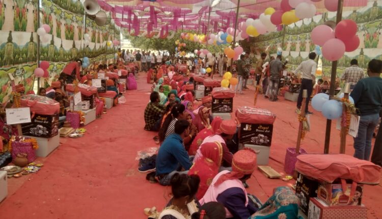 29 couples held each other's hand in a mass marriage ceremony