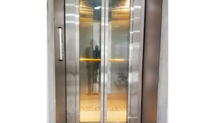 Painful death of girl student due to head crushing in lift window