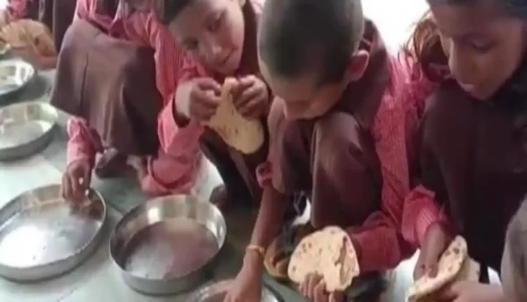 The teacher beat up the child for forgetting the plate to eat