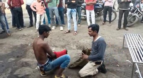 Constable got suspended after taking off his uniform and throwing it on the road