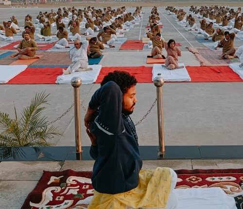 Trainee inspectors learned yoga to keep the body fit