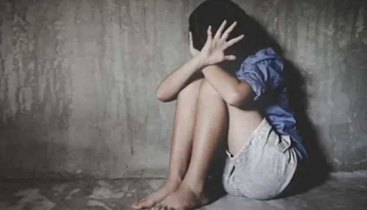 Minor girl spent the night on the terrace in the cold due to fear of torture by doctor husband wife