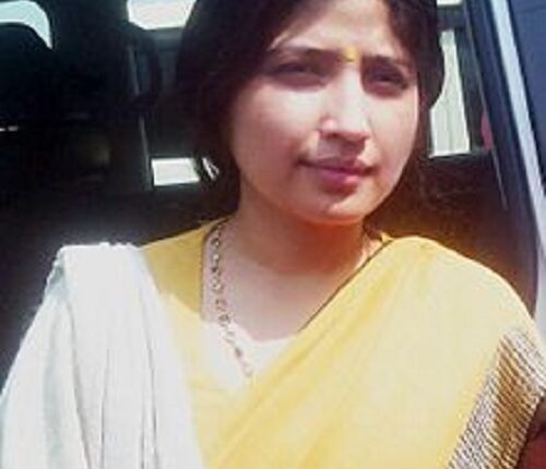 Lok Sabha speaker administered oath to Dimple Yadav