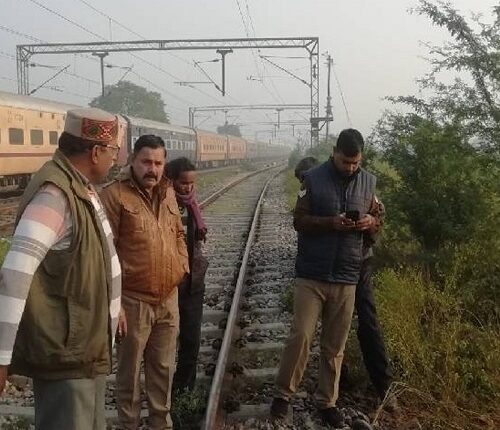 Passenger died due to iron rod in his neck in moving train