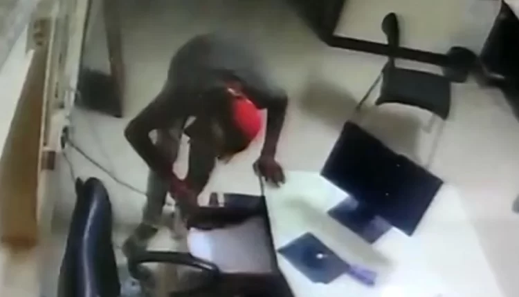 The accused who stole mobile from the shop was caught in the CCTV of the bus stand