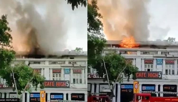 A huge fire broke out in the hotel of Connaught Place spreading from the kitchen to the entire building.