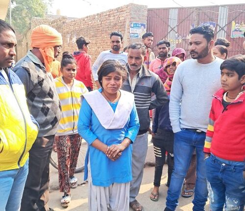 The student accused the principal of cutting her hair filed a complaint in the police station