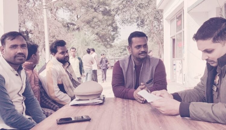 BJP leaders protested against the statements regarding Swami Prasad Maurya and demanded action