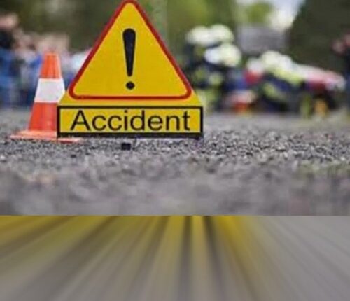 A bus carrying 80 passengers going from Himanchal to Kasganj met with an accident 12 passengers were injured