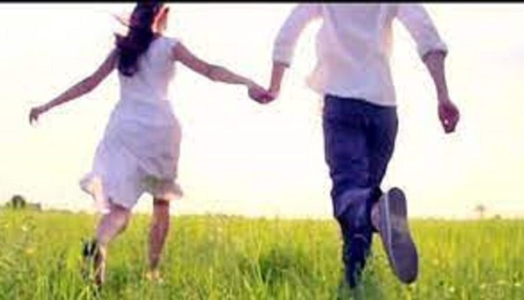 Etah befriended on Facebook, looted by taking hostage