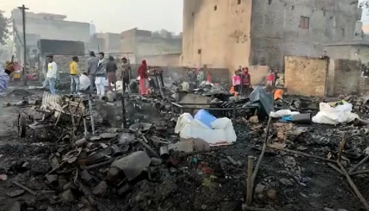 About 30 slums burnt to ashes due to sudden fire late night