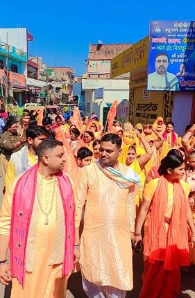 Inauguration of Shrimad Bhagwat Katha in Lucknow: Kalash Yatra taken out - Kaushlendra Shastri