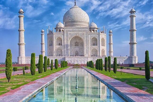Great chance to see Taj Mahal for free