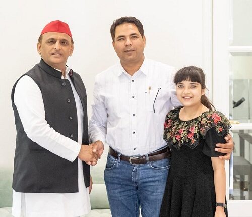 Hilal Khan met former Chief Minister Akhilesh Yadav regarding problems