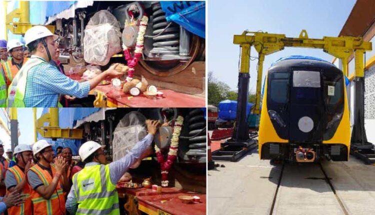 Agra's first metro train arrived, coaches unloaded after rituals