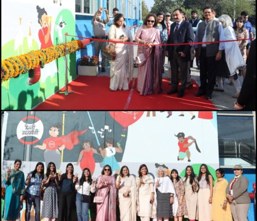 Inaugurated the artwork prepared by women artists on the theme dedicated to women empowerment on the wall of the metro station