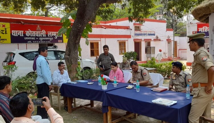 Public problems heard by DM and SP on Police Station Solution Day.