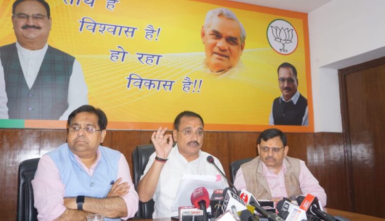 BJP accuses Kejriwal of deliberately handing over liquor wholesale business to private hands