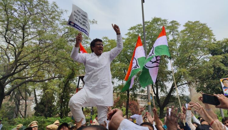 Congress gheraoed Raj Niwas demanding formation of JPC