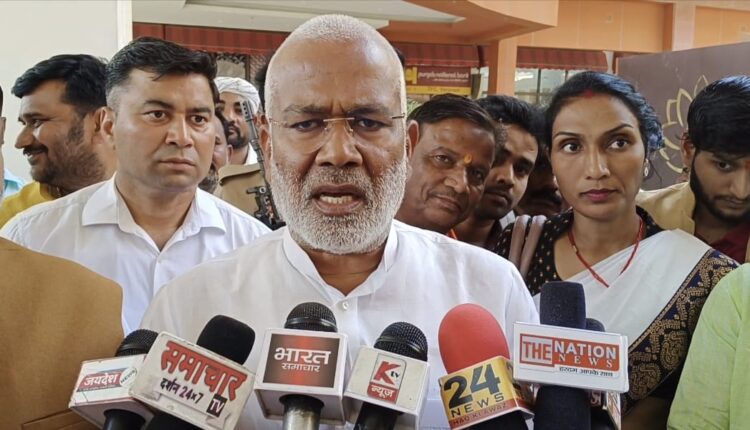 Water Power Minister Swatantra Dev Singh reached Varanasi