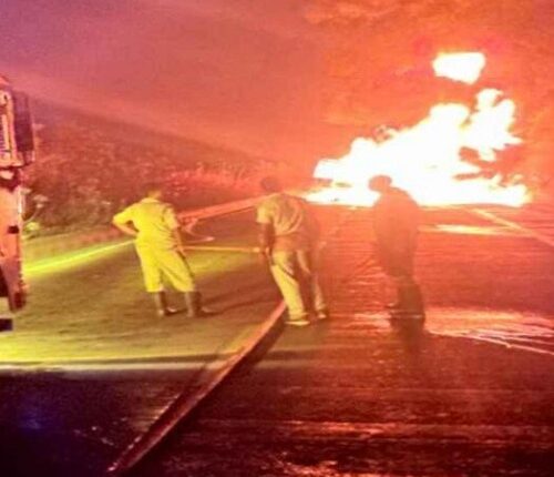 Fierce fire in truck loaded with mustard oil, loss of millions