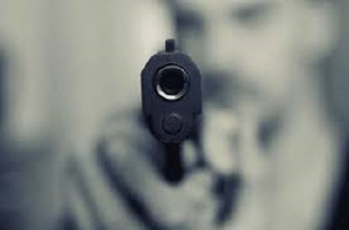 Miscreants shot two youths for protesting against selling liquor