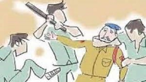 The youths beat up the constable for openly drinking alcohol