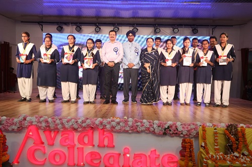 Avadh Collegiate School celebrated its anniversary with pomp